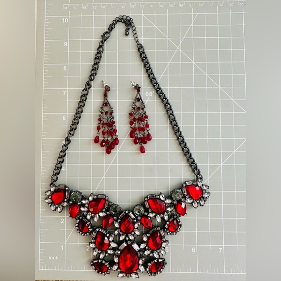 Modern Vintage Red Statement Necklace & Earrings - Picture 13 of 14